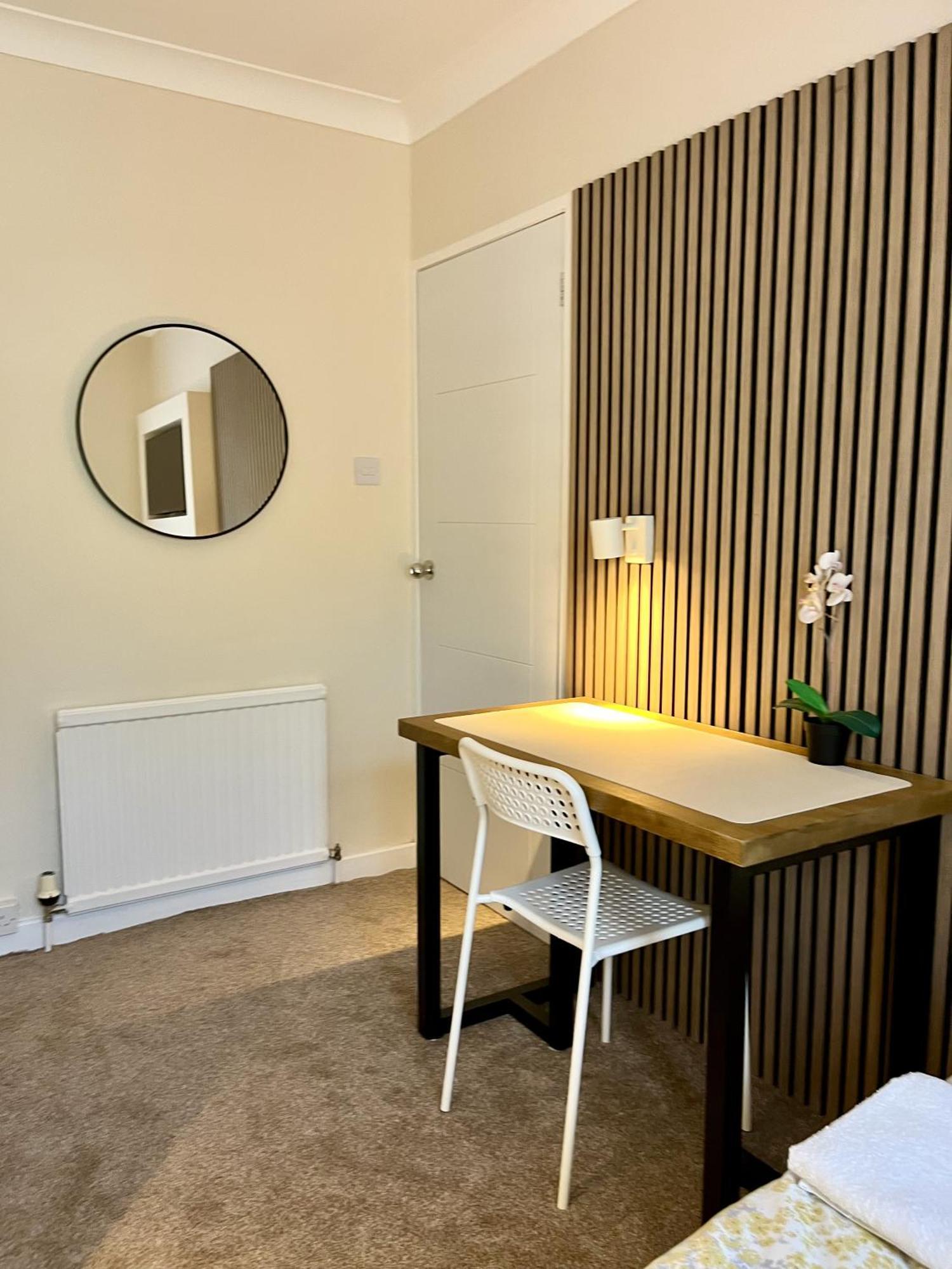 Home Accommodation Southampton Exteriör bild