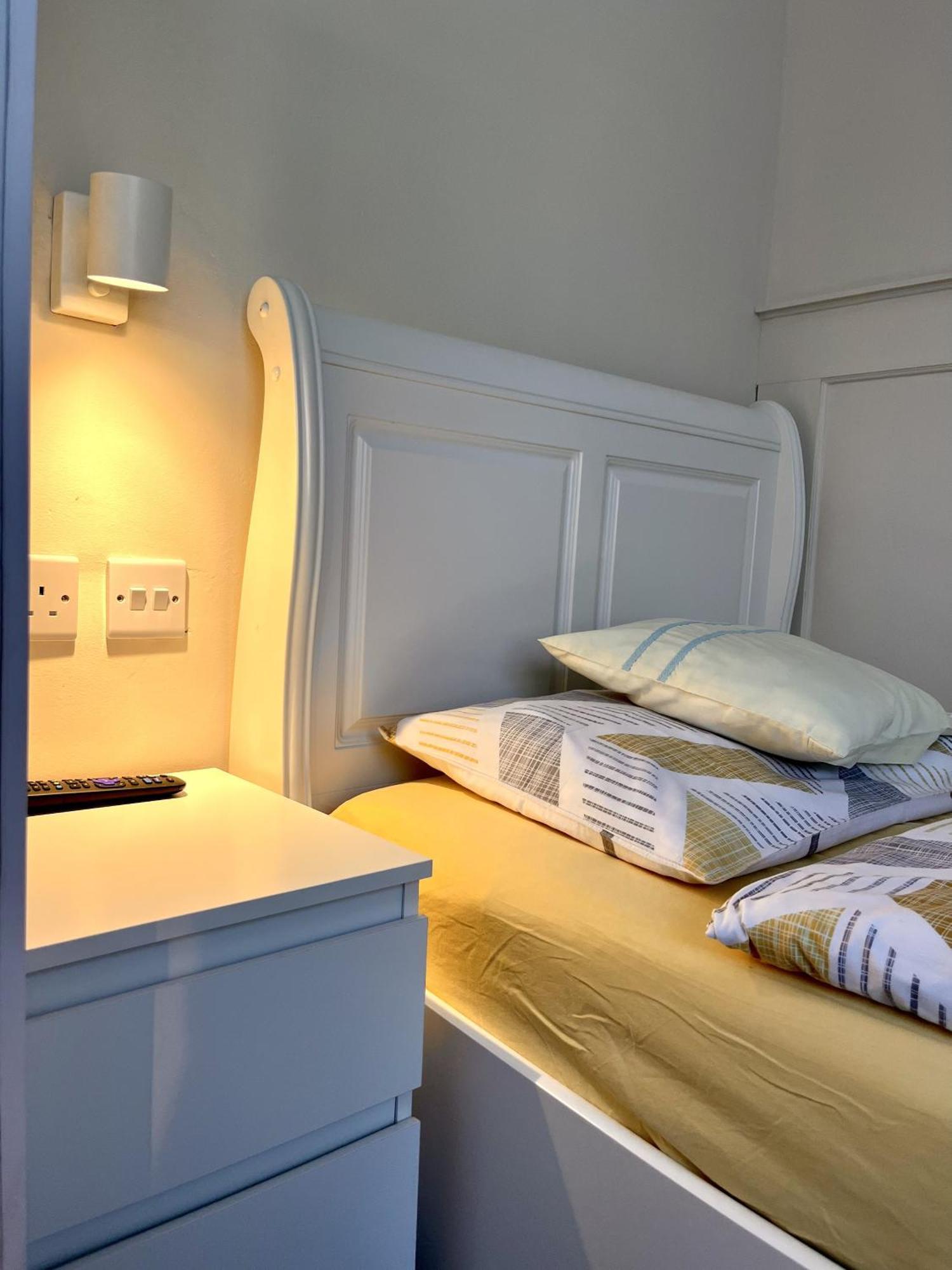 Home Accommodation Southampton Exteriör bild